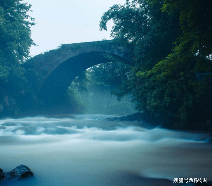 坟地玄武朱雀青龙方位图片_墓地的朱雀是什么_左玄武右朱雀是什么意思墓地风水怎么看